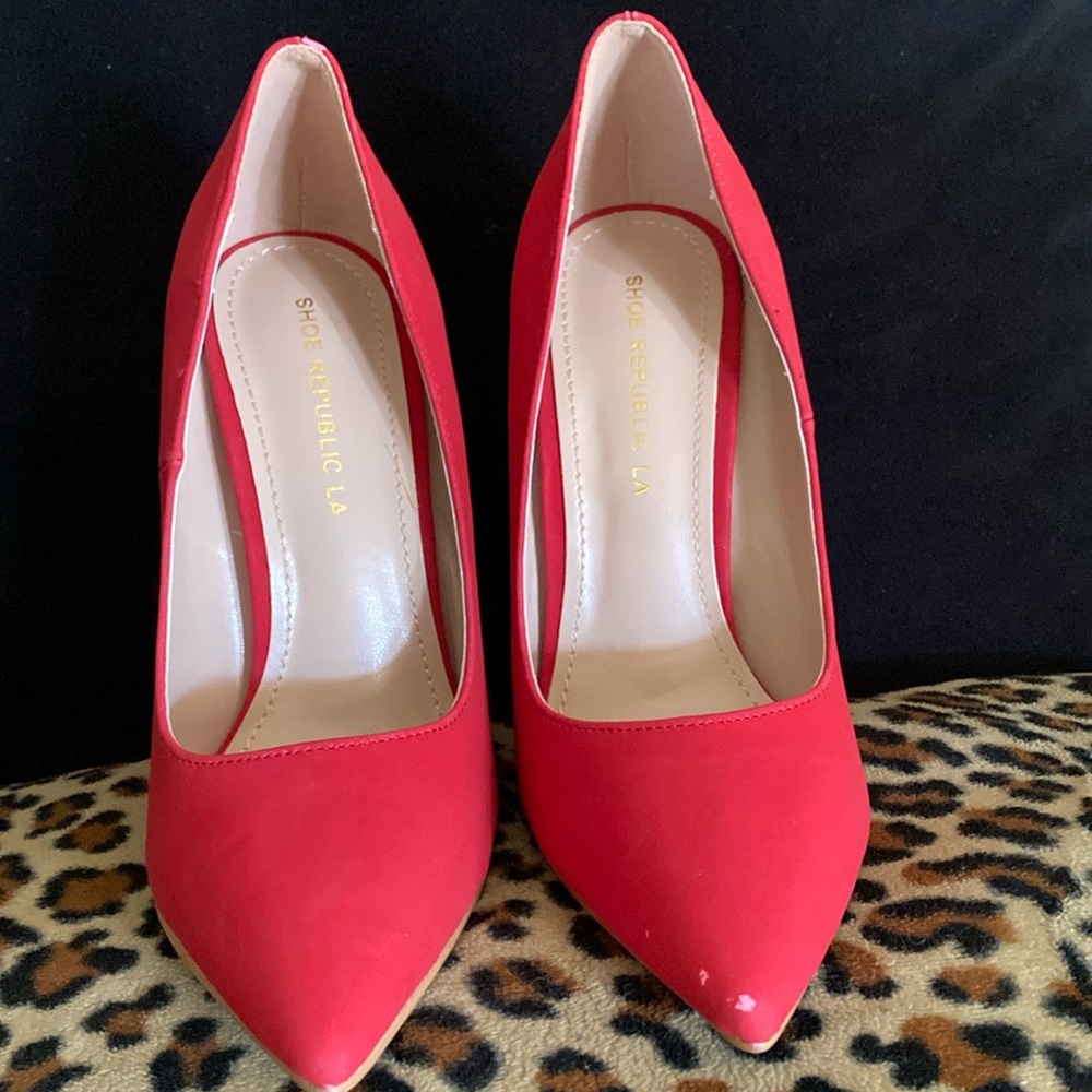 Classy shoe. Slight imperfection shown on the toe. Never worn